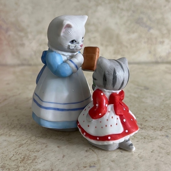 Vintage Schmid Kitty Cucumber Figurine Miss Fish Back to School 1990 - Picture 1 of 6